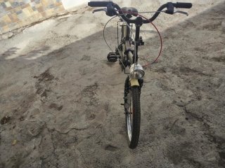 Bicicleta pieghevole nera per adulti