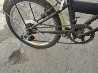 Bicicleta pieghevole nera per adulti