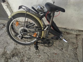 Bicicleta pieghevole nera per adulti