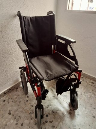 Cama articulada + colchon + taburete+silla