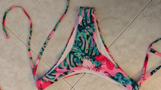 Bikini floral rosa y verde
