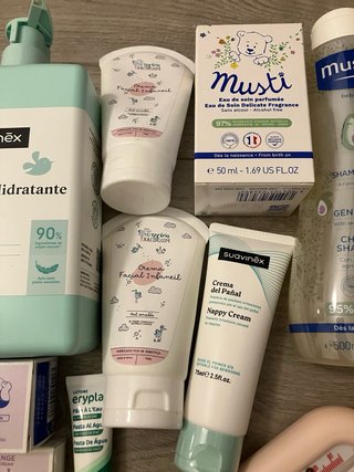 Lote productos bebé Mustela, Suavinex, etc.