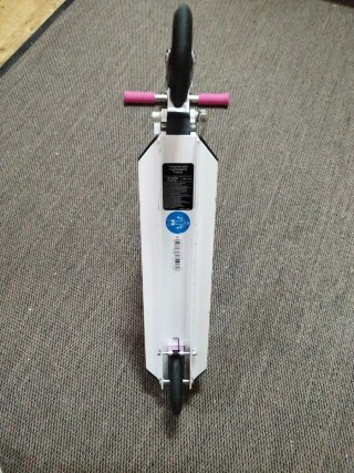Patinete infantil Oxelo rosa.