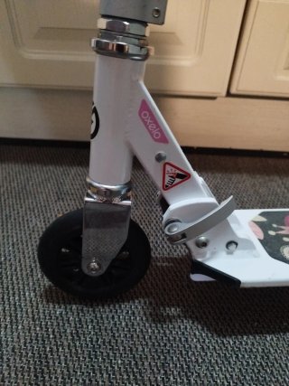 Patinete infantil Oxelo rosa.