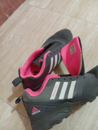 Zapatillas Adidas Talla 39.5 Negra y Rosa