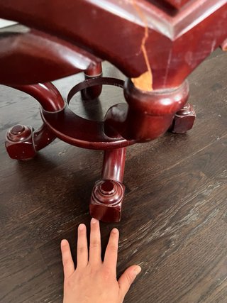 Mesa redonda con tapa de mármol