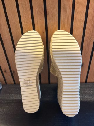 Sandalias esparto cuña beige