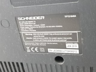 TV 65 UHD Smart TV Schneider + barra de sonido