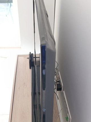 TV 65 UHD Smart TV Schneider + barra de sonido