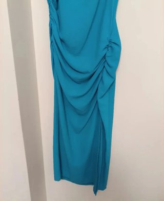 Vestido midi Zara drapeado aplique dorado