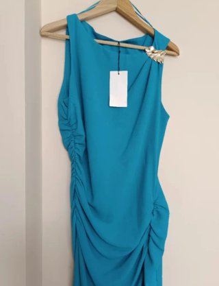 Vestido midi Zara drapeado aplique dorado