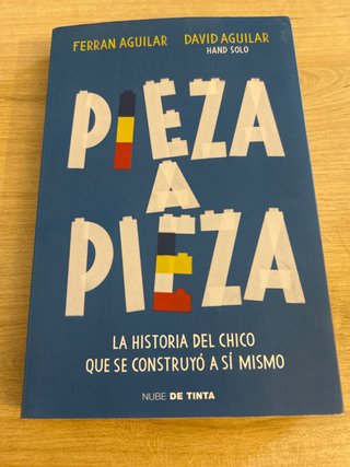 Pieza a pieza: La historia del chico que se con...