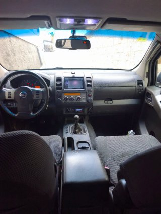 Nissan pickup Navara 2005