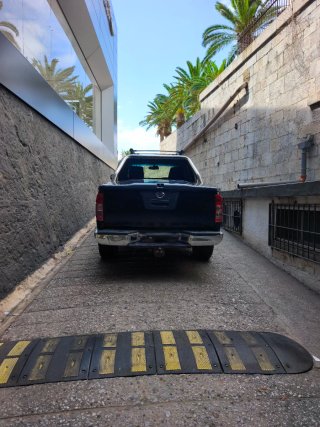 Nissan pickup Navara 2005
