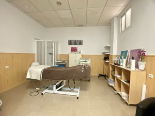 Amplio local reformado en venta en Pinar Alto