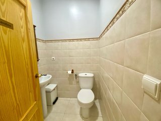 Amplio local reformado en venta en Pinar Alto