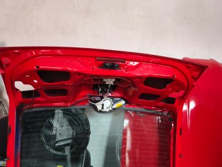 portón Seat León mk1.sin alerón .rojo