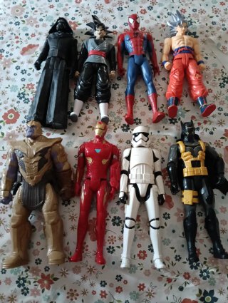 Muñecos Dragon Ball, Vengadores y Batman
