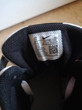 Zapatillas Nike Blancas y Rojas Talla 40