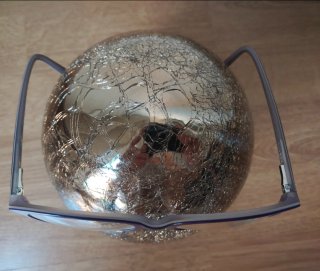 Gafas moradas y doradas