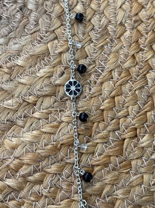 Pulsera de bisutería con abalorios