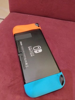Nintendo Switch Gris/Rojo Sin Usar