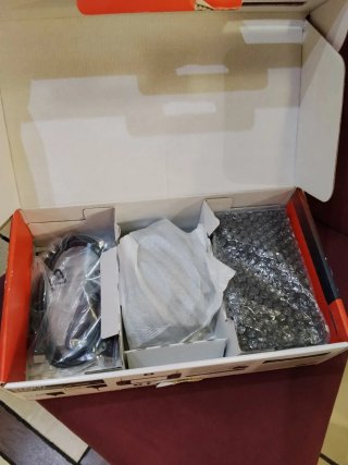Nintendo Switch Gris/Rojo Sin Usar