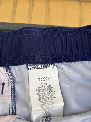 Pantalón de playa Quiksilver estampado floral.