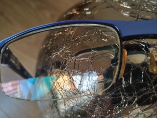 Gafas de ver azules y doradas