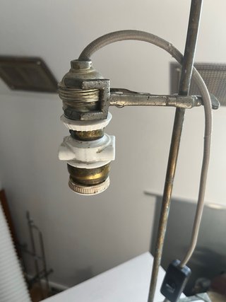 Lámpara sobre soporte laboratorio estilo industria