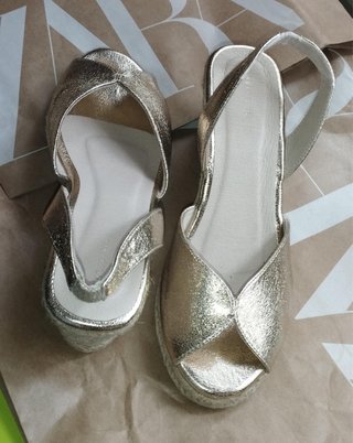 Sandalias esparto doradas talla 38
