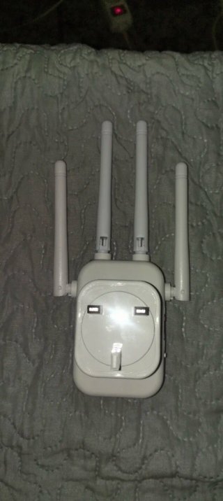 Amplificador WiFi con 4 Antenas