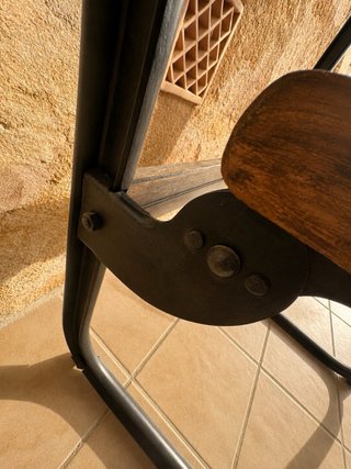 Pupitre antiguo de madera y metal