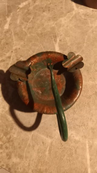 Posacenere a forma serpente