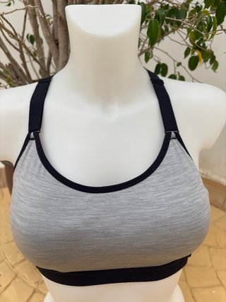Sujetador deportivo Oysho FIT negro y rosa