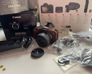 Canon EOS R50