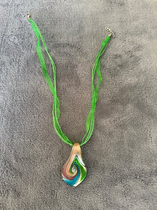 Conjunto de Colgante, Anillo y Pendientes nuevos