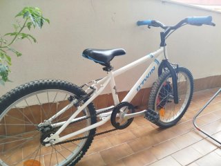 Bicicleta B Twin Racing Boy 300 20"