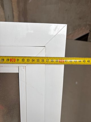Ventana de aluminio abatible