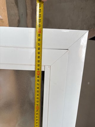 Ventana de aluminio abatible
