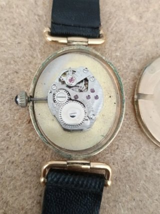 Reloj Leo Andreotty Clásico Dorado y Negro