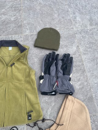 Set Abbigliamento Sci: Gilet, Berretto, Guanti