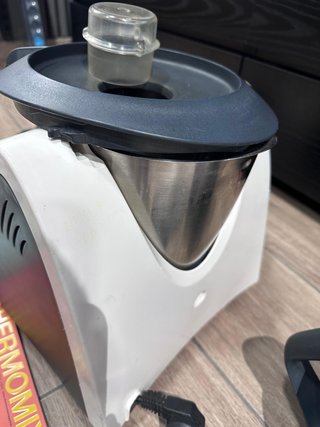 Thermomix TM31 con doble vaso (1 VASO CASI NUEVO)