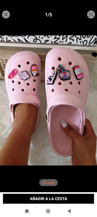 Zuecos Mujer Rosados con Charms son  numero 38 39