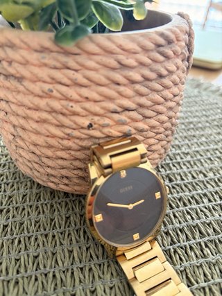 Reloj Guess acero inox Dorado y Negro impecable