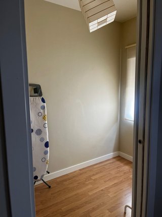 Se vende piso reformado y amueblado.