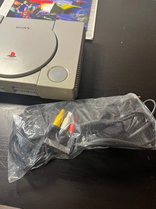 PlayStation 1 PS1 con Mando y Cables