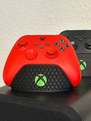 Soporte Mando Xbox Rojo y Negro