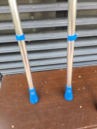 MULETAS ADULTO E INFANTIL ALUMINIO REGULABLES.