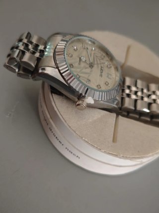 Reloj  Plata y Blanco